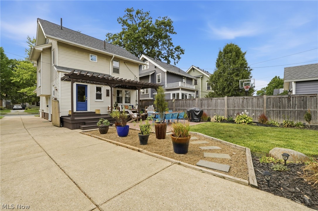1607 Woodward Avenue Lakewood OH 44107