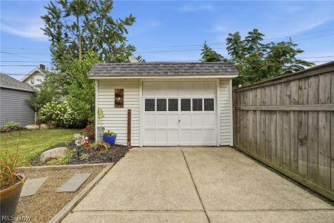 1607 Woodward Avenue Lakewood OH 44107