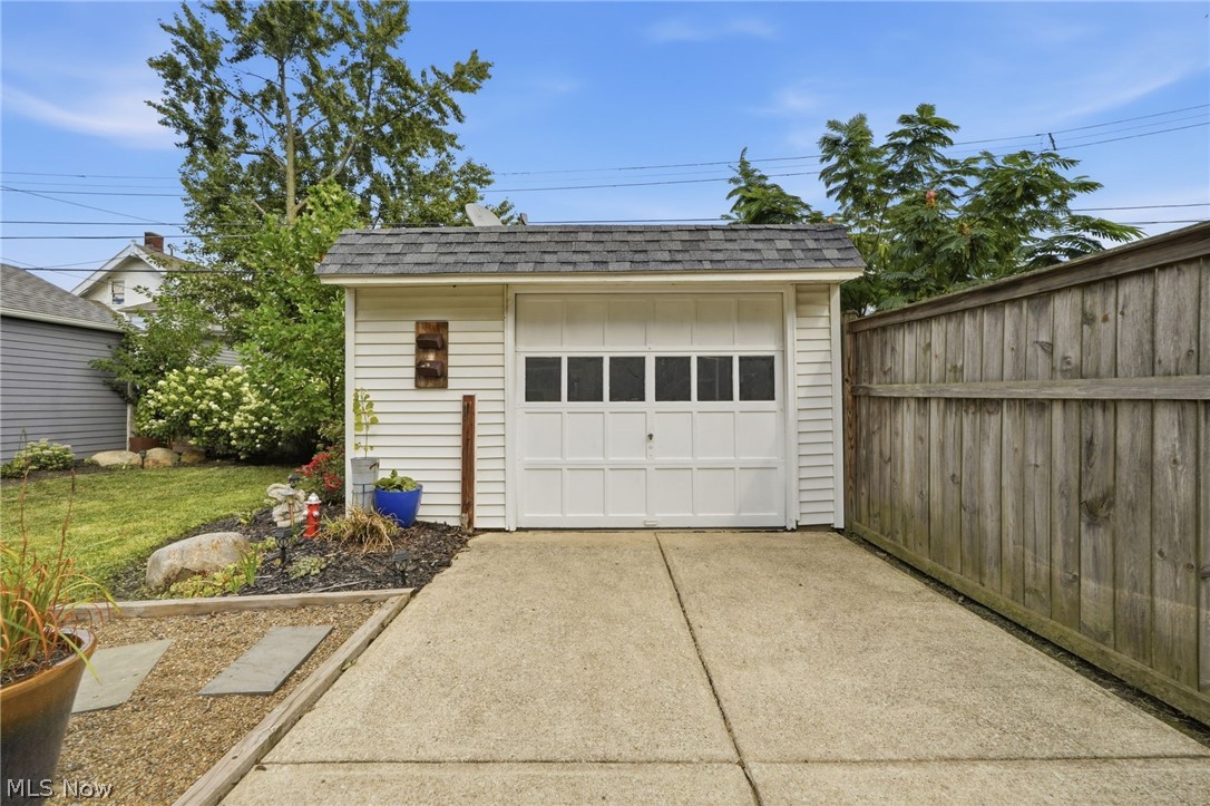 1607 Woodward Avenue Lakewood OH 44107