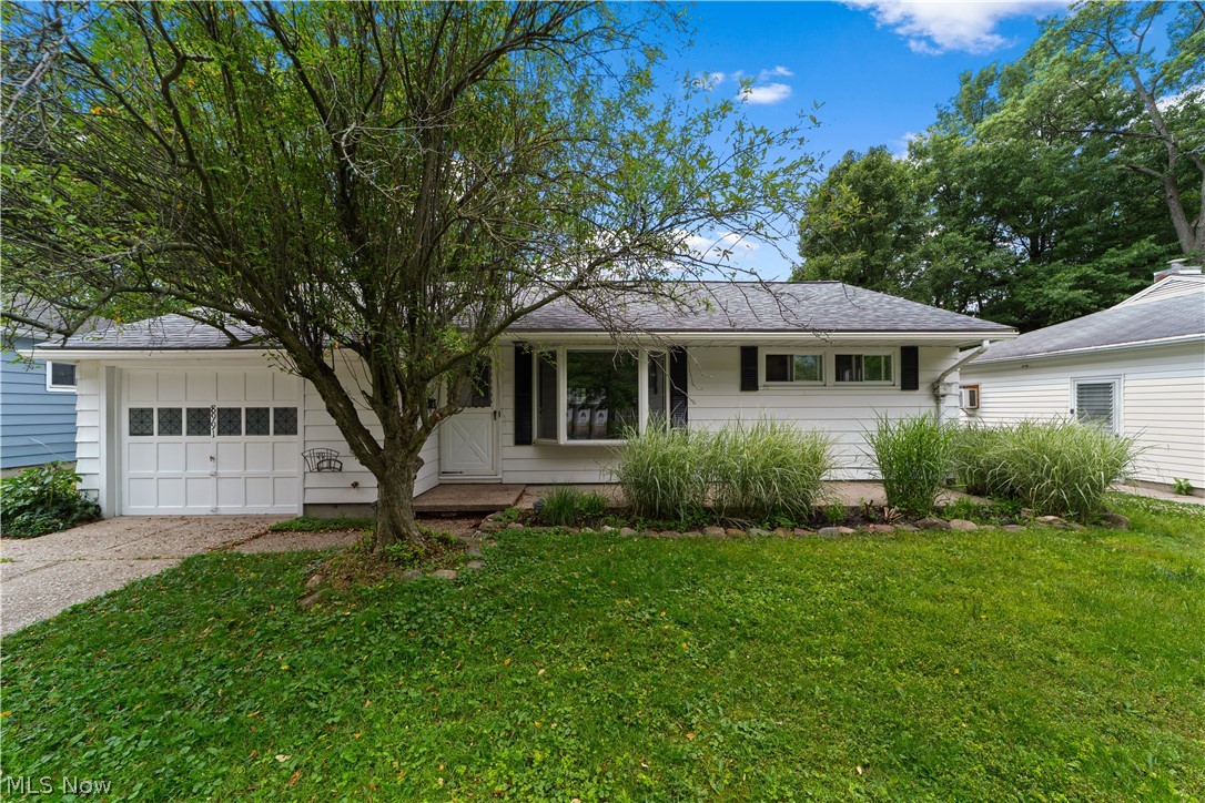 8991 Lynnhaven Road Parma Heights OH 44130