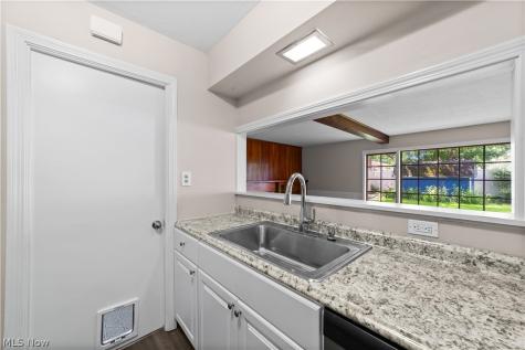 8991 Lynnhaven Road Parma Heights OH 44130