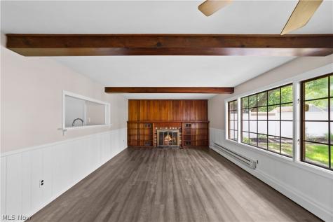 8991 Lynnhaven Road Parma Heights OH 44130