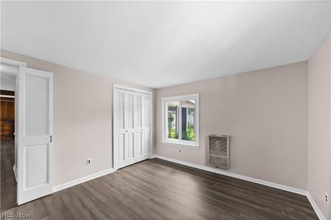 8991 Lynnhaven Road Parma Heights OH 44130