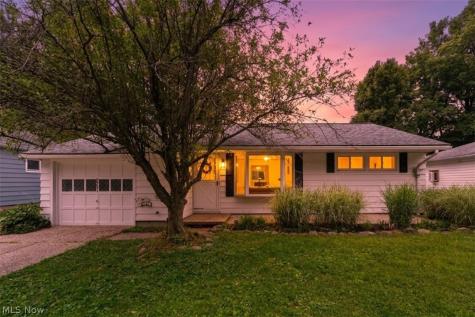 8991 Lynnhaven Road Parma Heights OH 44130