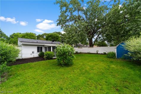 8991 Lynnhaven Road Parma Heights OH 44130