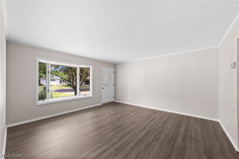 8991 Lynnhaven Road Parma Heights OH 44130