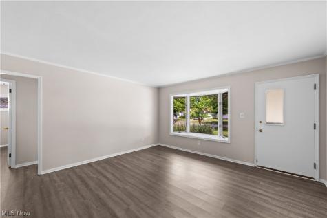 8991 Lynnhaven Road Parma Heights OH 44130