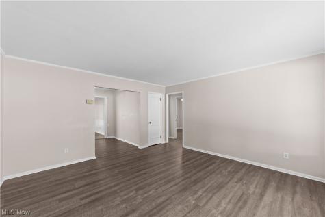 8991 Lynnhaven Road Parma Heights OH 44130