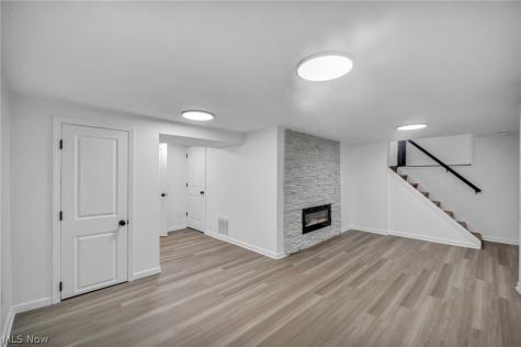 3741 Woodridge Road Cleveland Heights OH 44121
