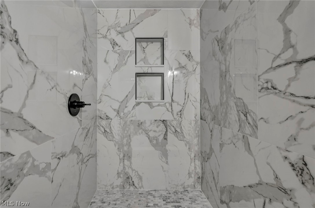 3741 Woodridge Road Cleveland Heights OH 44121