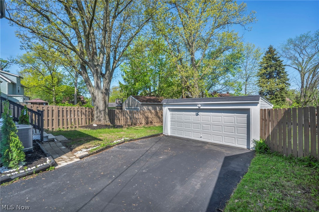 3741 Woodridge Road Cleveland Heights OH 44121