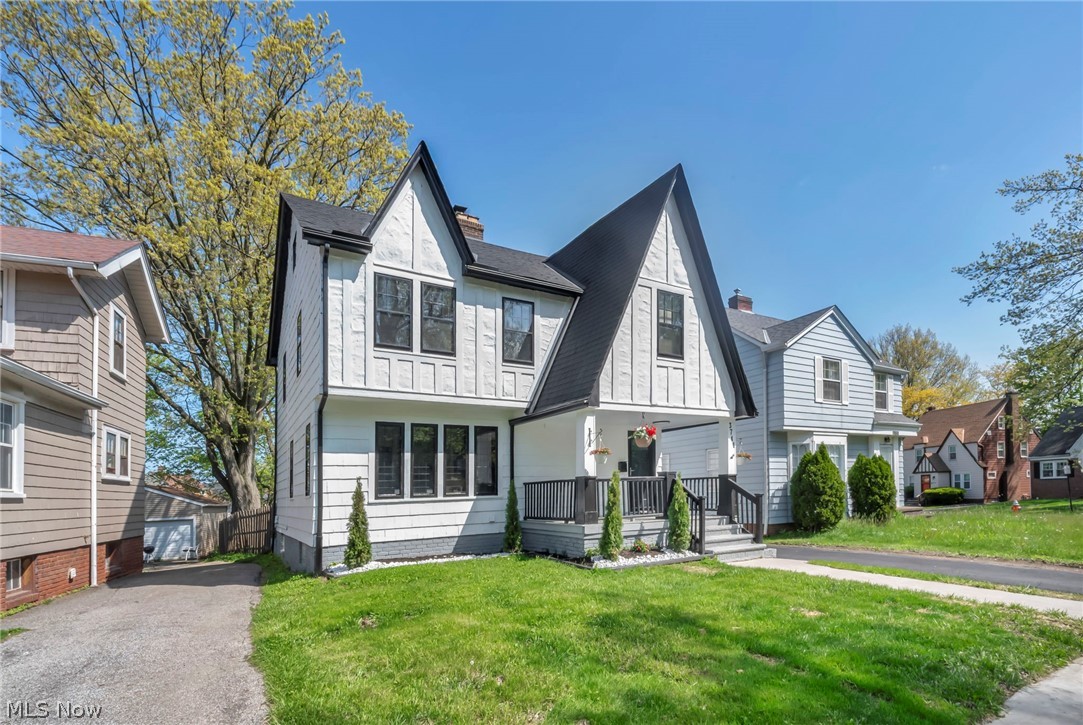 3741 Woodridge Road Cleveland Heights OH 44121