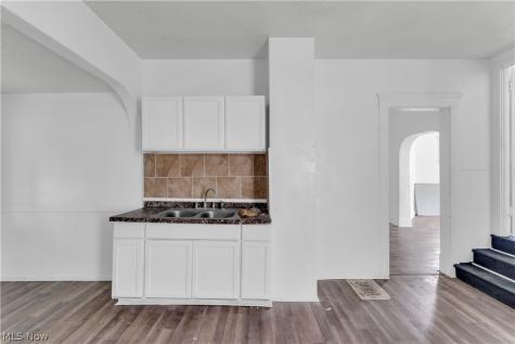 1418 E 95th Street Cleveland OH 44106