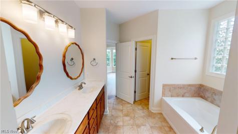 4457 Forest Lake Court Stow OH 44224