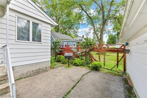 177 N Scranton Street Ravenna OH 44266