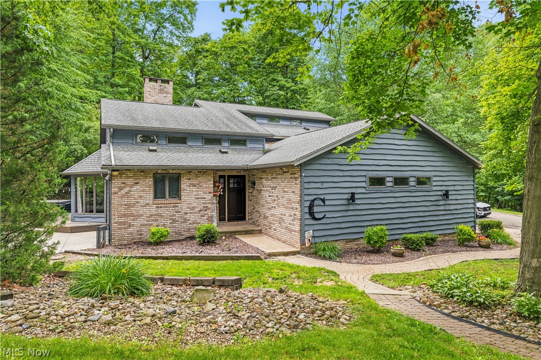 2402 Woodlawn Dover OH 44622