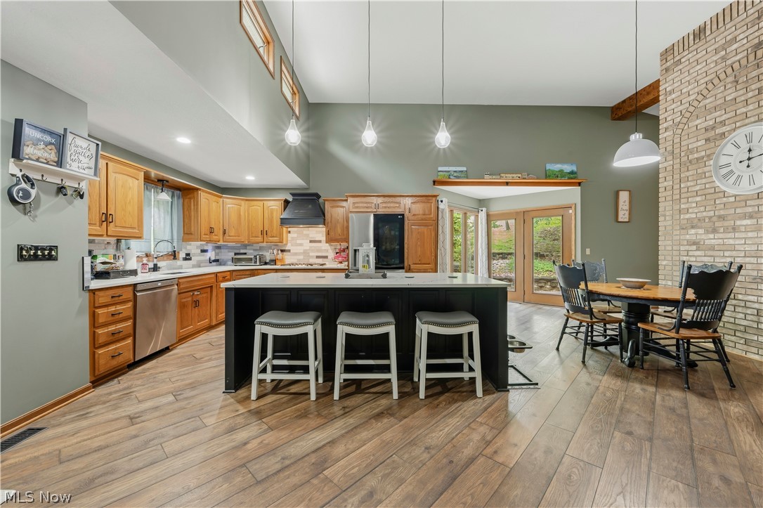2402 Woodlawn Dover OH 44622