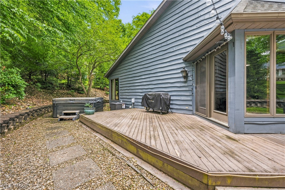2402 Woodlawn Dover OH 44622