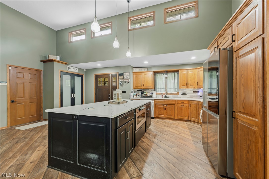 2402 Woodlawn Dover OH 44622