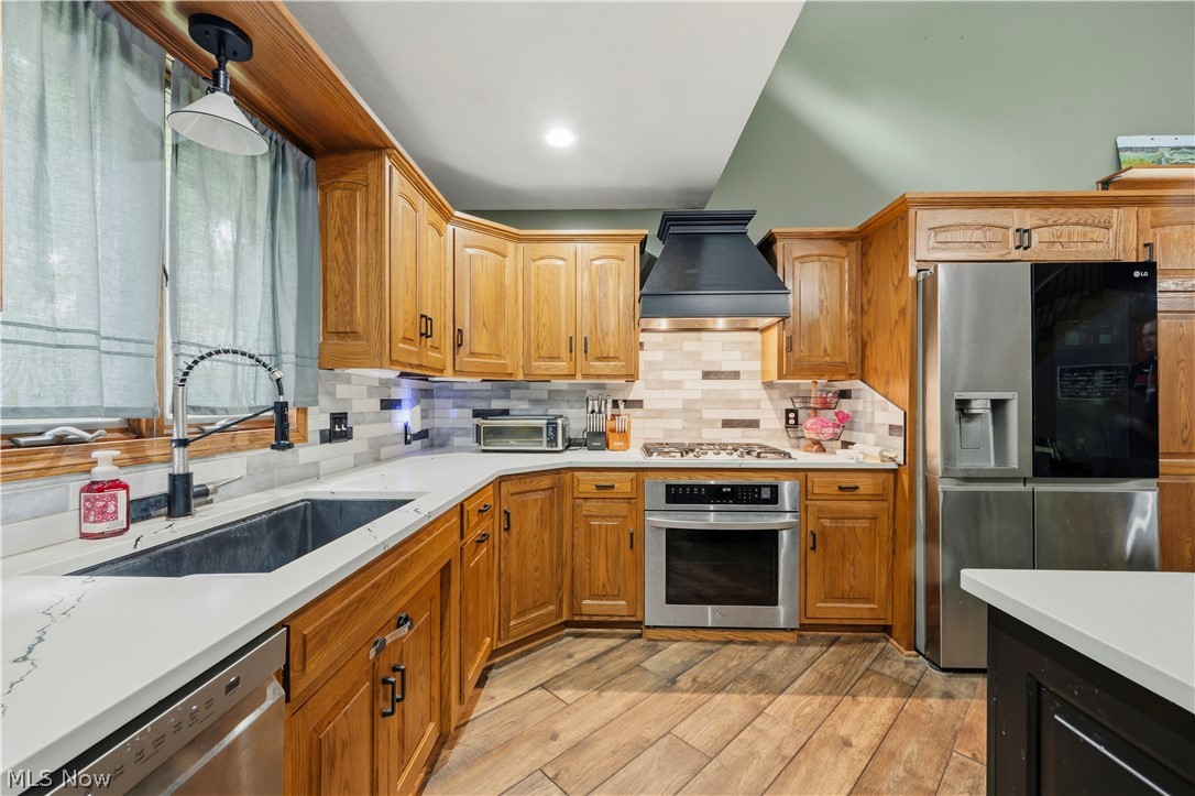 2402 Woodlawn Dover OH 44622