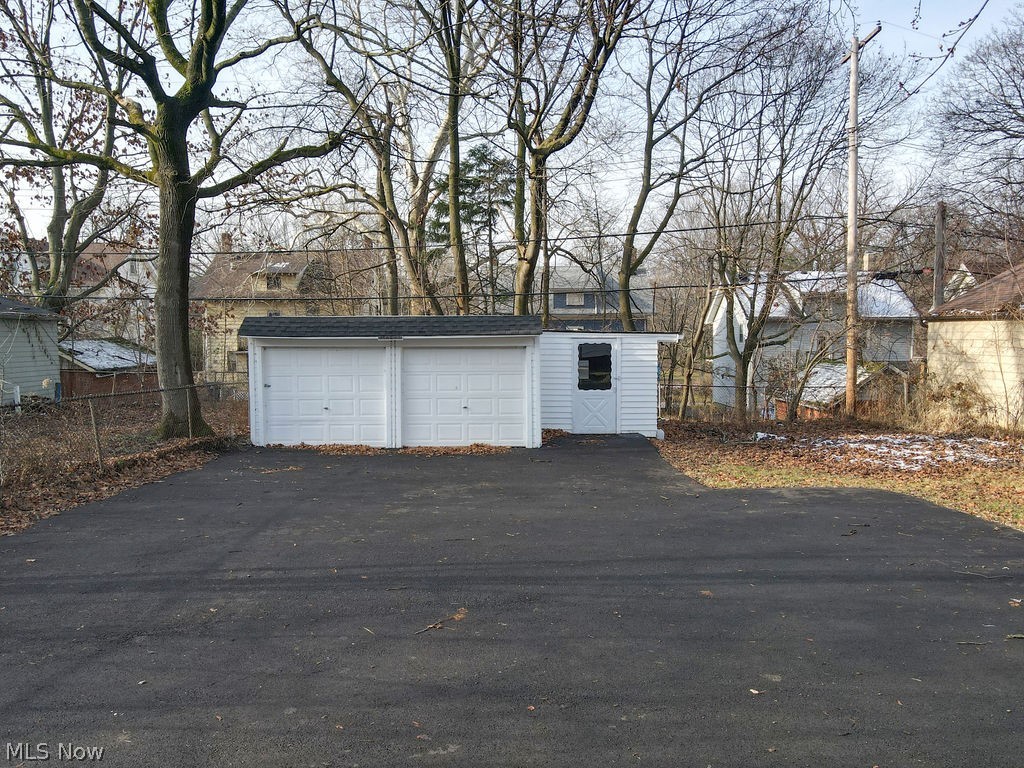 1686 Lee Road Cleveland Heights OH 44118