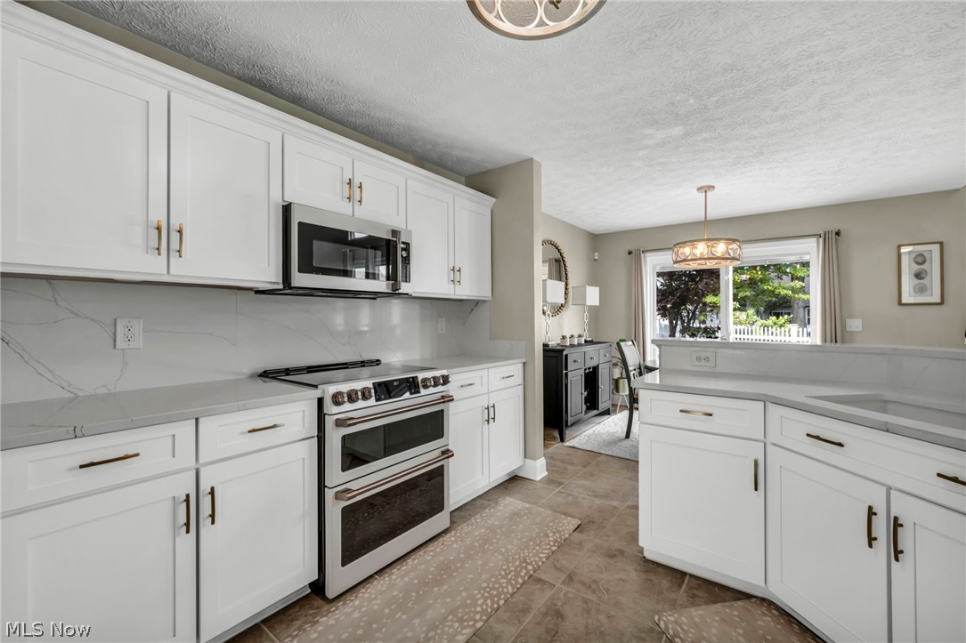 1454 Hollow Wood Lane Avon OH 44011