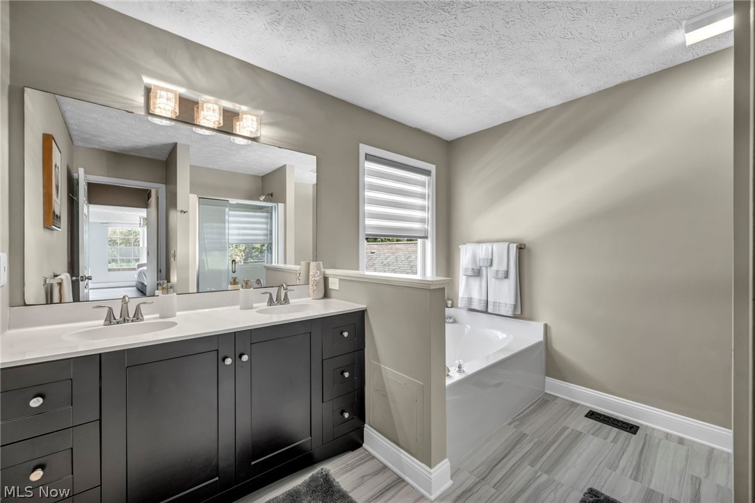 1454 Hollow Wood Lane Avon OH 44011