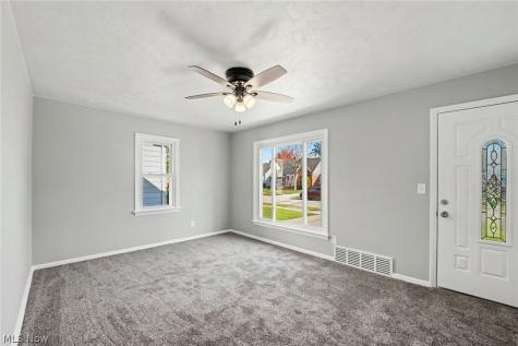 448 E 328th Street Willowick OH 44095