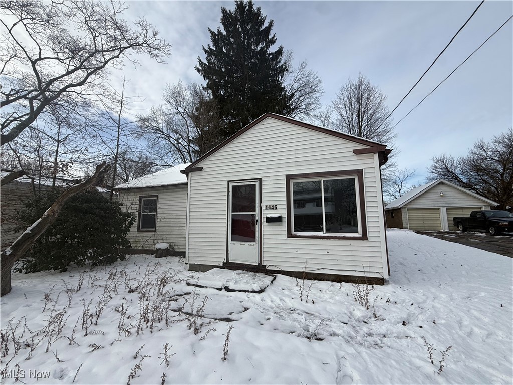 1146 Adelaide Avenue SE Warren OH 44484