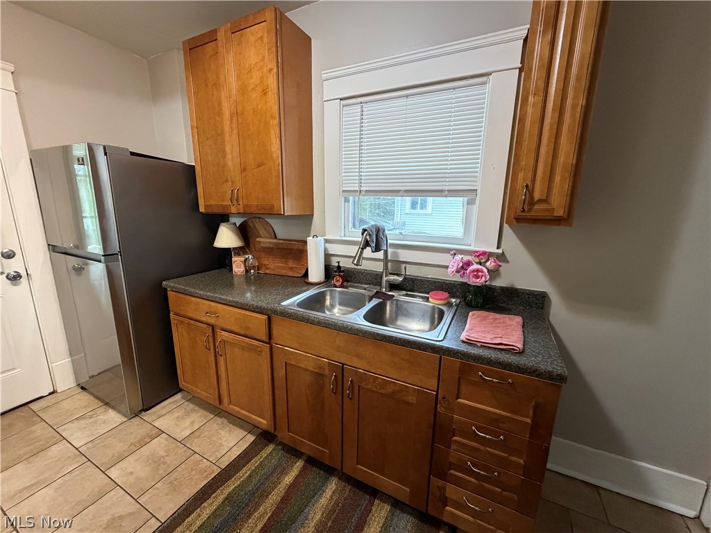 1541 Bonnie Brae Avenue NE Warren OH 44483