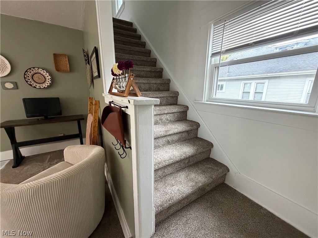 1541 Bonnie Brae Avenue NE Warren OH 44483