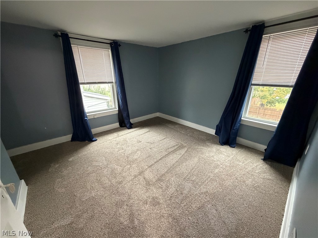 1541 Bonnie Brae Avenue NE Warren OH 44483