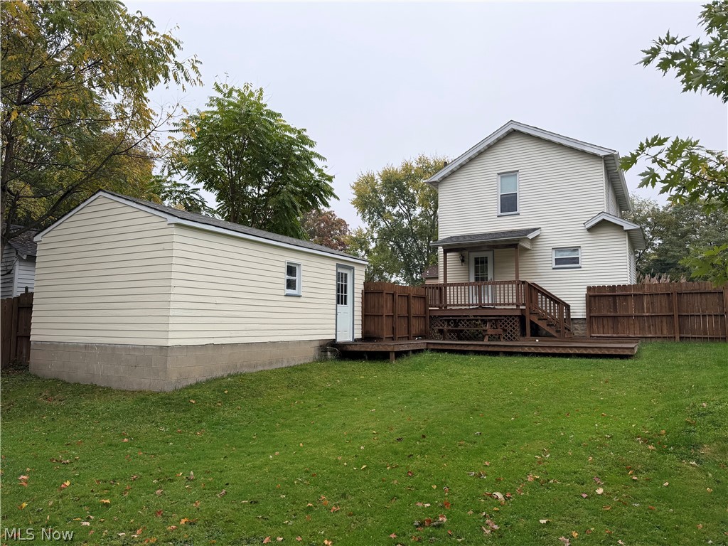1541 Bonnie Brae Avenue NE Warren OH 44483