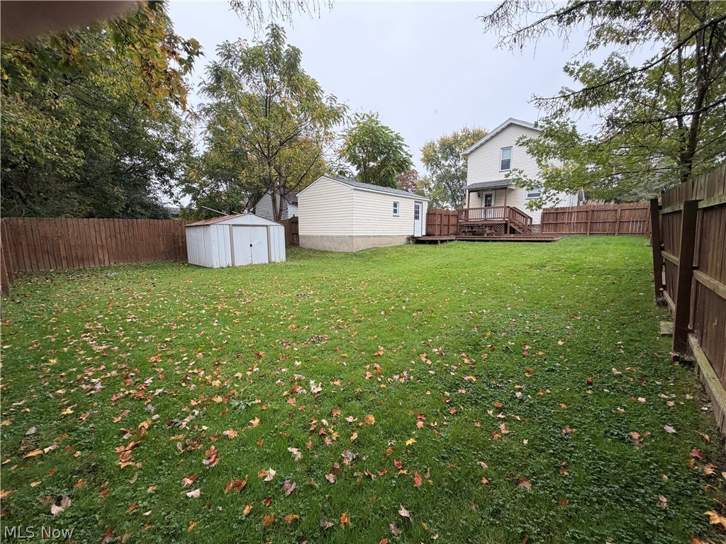 1541 Bonnie Brae Avenue NE Warren OH 44483