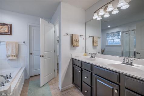 165 Lakeland Way Aurora OH 44202