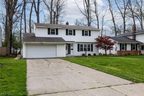 4590 Brendan Lane North Olmsted OH 44070