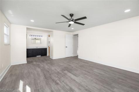 4590 Brendan Lane North Olmsted OH 44070