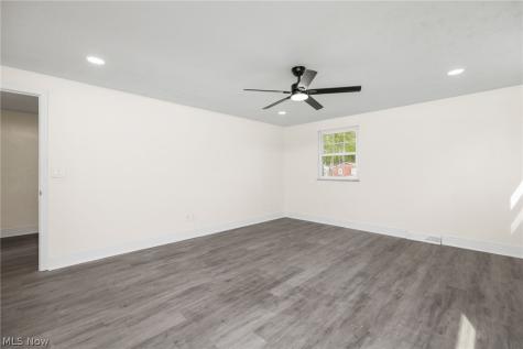 4590 Brendan Lane North Olmsted OH 44070