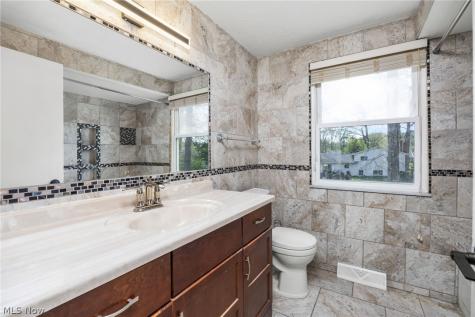4590 Brendan Lane North Olmsted OH 44070