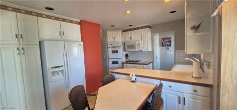 73 E Hillsdale Avenue Seven Hills OH 44131