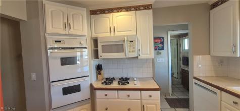 73 E Hillsdale Avenue Seven Hills OH 44131
