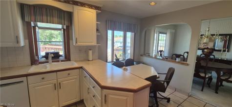73 E Hillsdale Avenue Seven Hills OH 44131