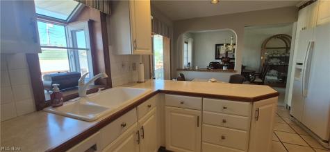 73 E Hillsdale Avenue Seven Hills OH 44131