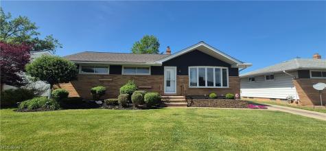 73 E Hillsdale Avenue Seven Hills OH 44131