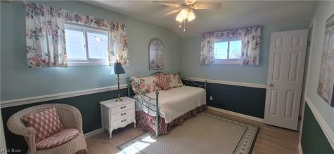 73 E Hillsdale Avenue Seven Hills OH 44131