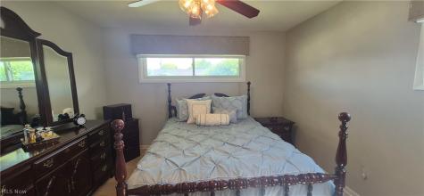 73 E Hillsdale Avenue Seven Hills OH 44131