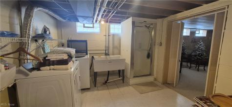 73 E Hillsdale Avenue Seven Hills OH 44131