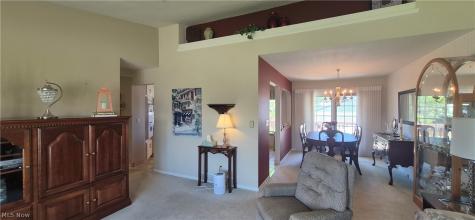 73 E Hillsdale Avenue Seven Hills OH 44131
