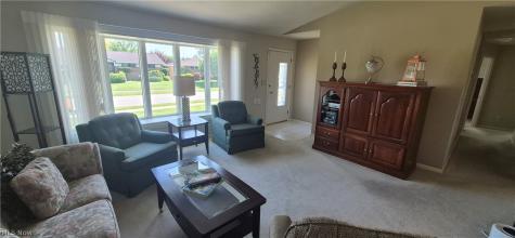 73 E Hillsdale Avenue Seven Hills OH 44131