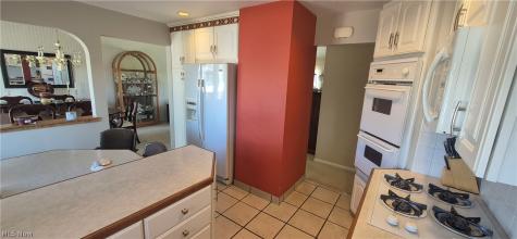 73 E Hillsdale Avenue Seven Hills OH 44131